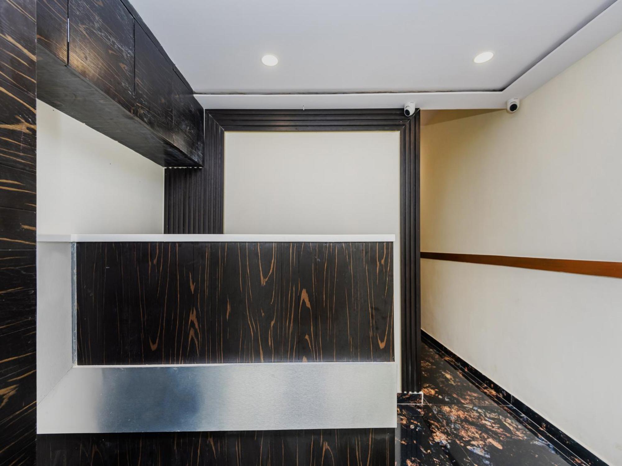 Hotel Era ムンバイ エクステリア 写真