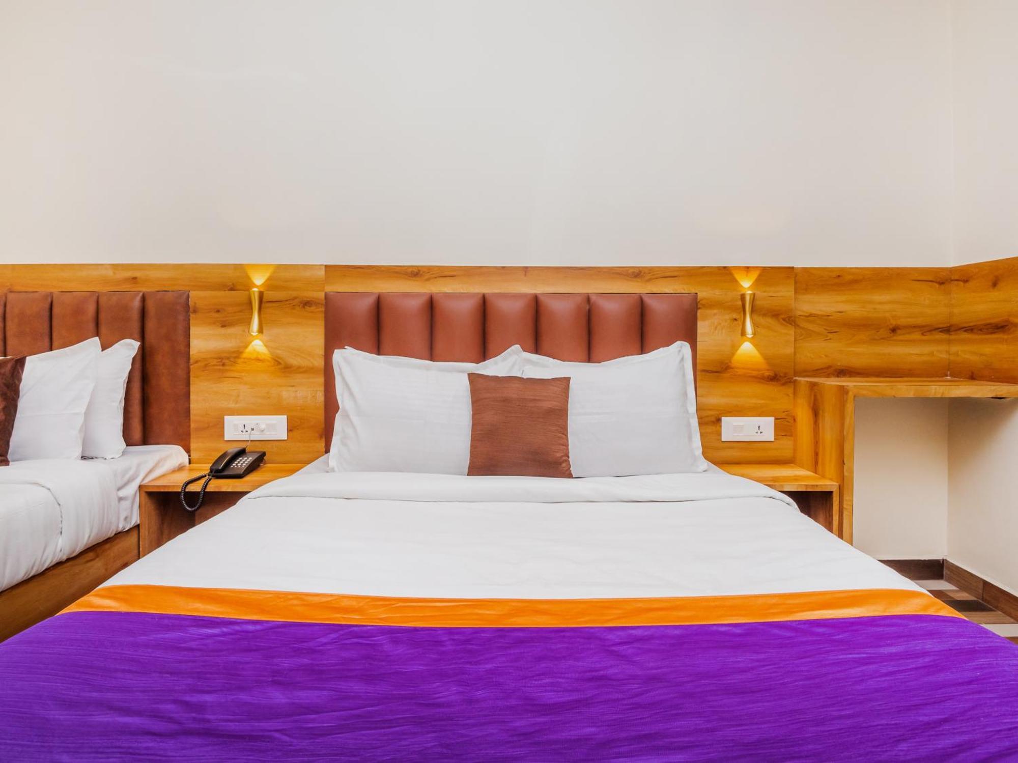 Hotel Era ムンバイ エクステリア 写真